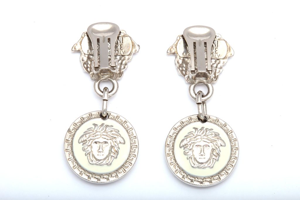 Gianni Versace Medusa Earrings Silvery Steel ref.979345 - Joli Closet